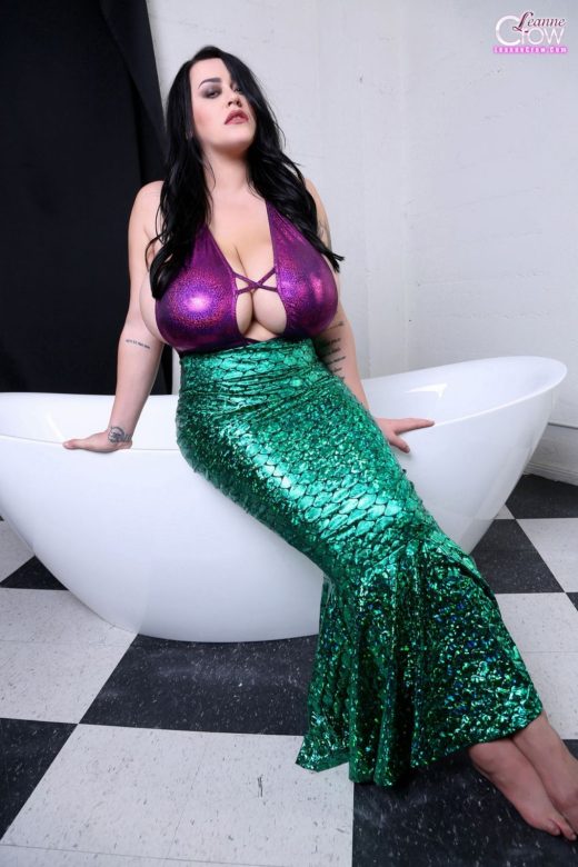 Leanne Crow big tits cosplay in mermaid costume 02